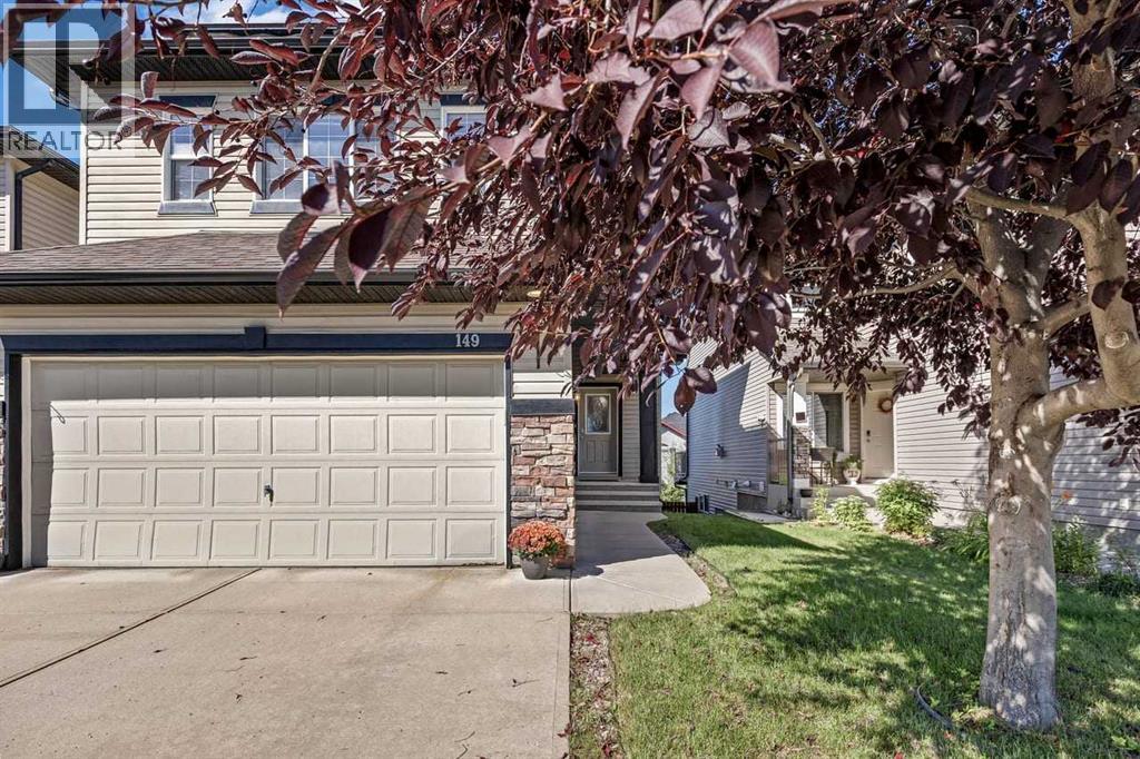 149 Everwoods Close SW photo 2