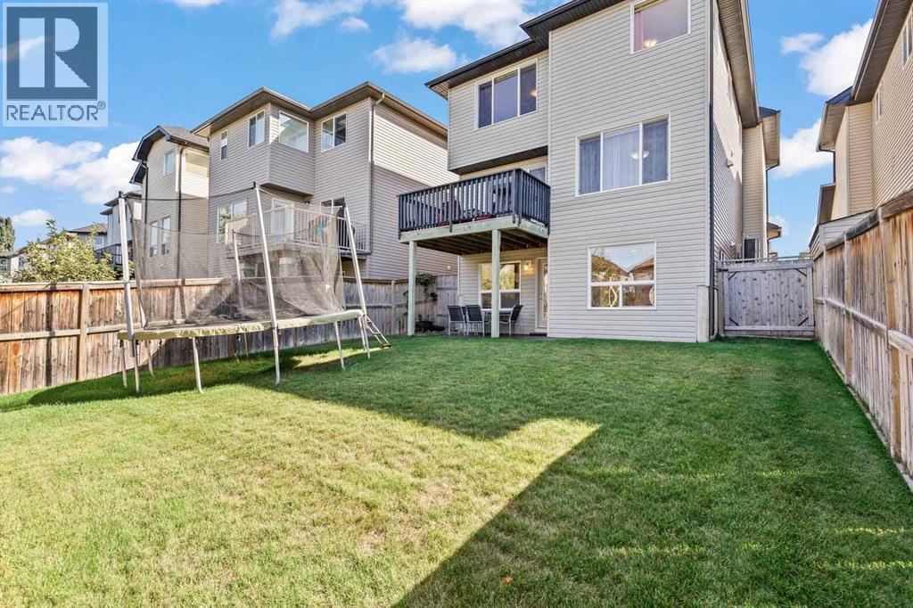 149 Everwoods Close SW photo 42