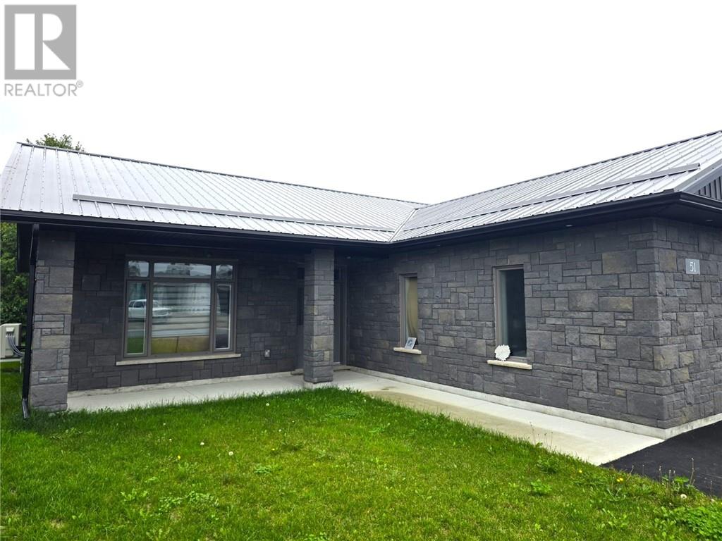 51 Oak St, Capreol, Ontario  P0M 1H0 - Photo 2 - 2130472