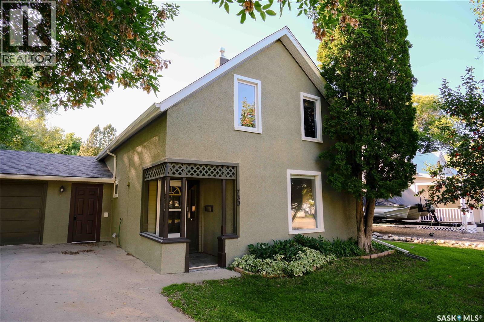 730 Colbourne Street, Lumsden, Saskatchewan  S0G 3C0 - Photo 1 - SK048825