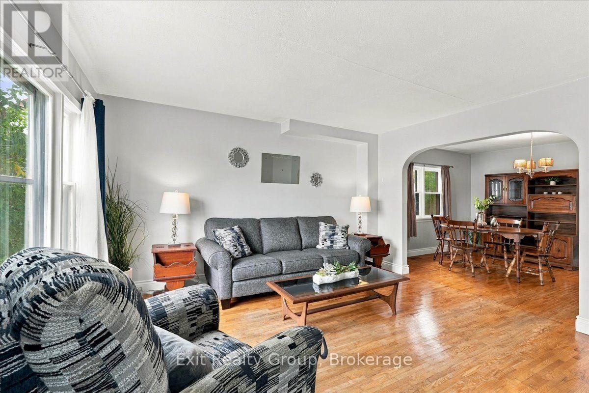 5 Charlotte Street, Quinte West, Ontario  K8V 2C1 - Photo 7 - X13804144