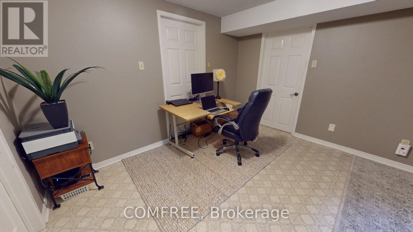2043 Burbank Drive, Mississauga, Ontario  L5L 2T6 - Photo 14 - W13804304