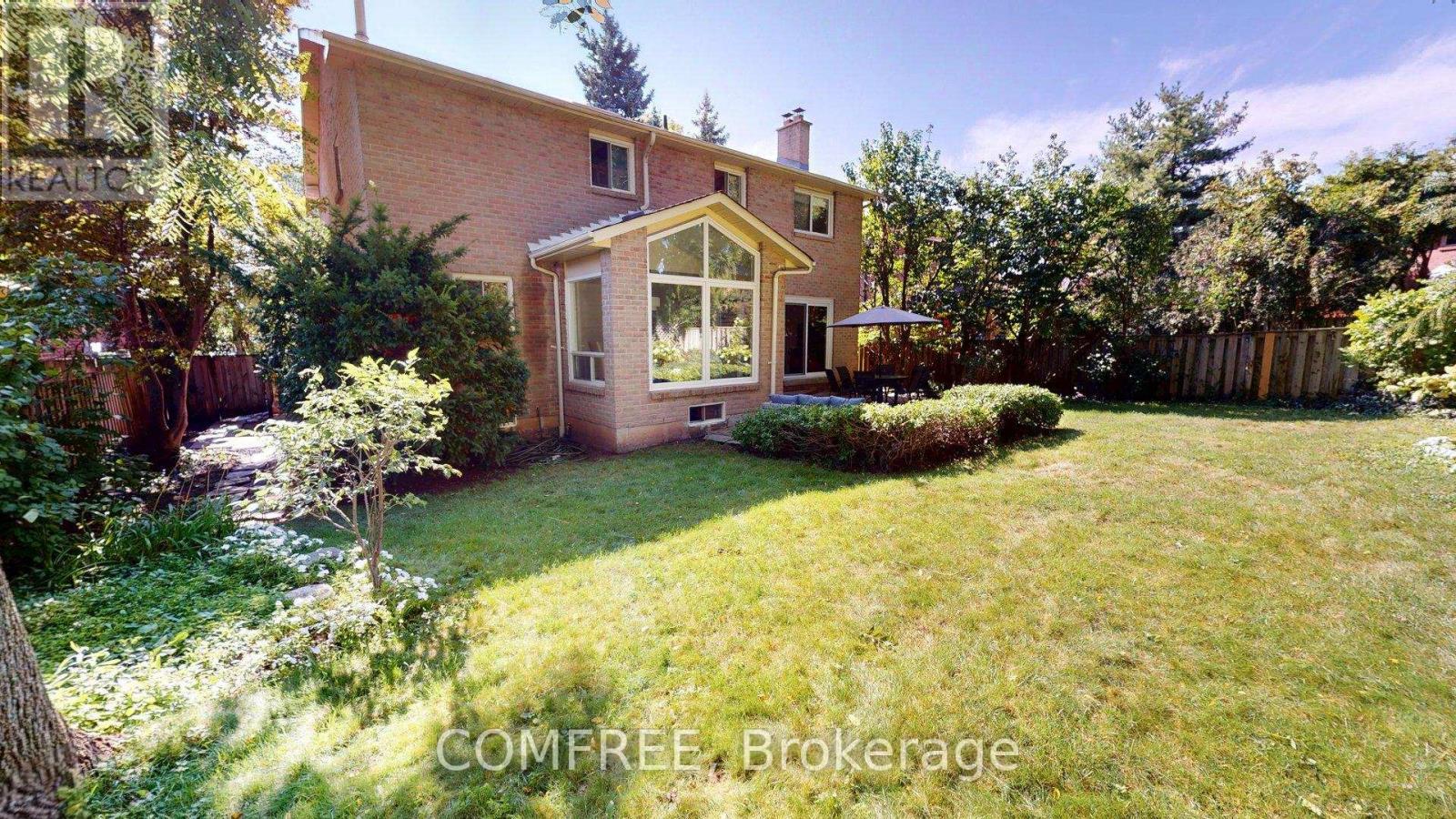 2043 Burbank Drive, Mississauga, Ontario  L5L 2T6 - Photo 16 - W13804304