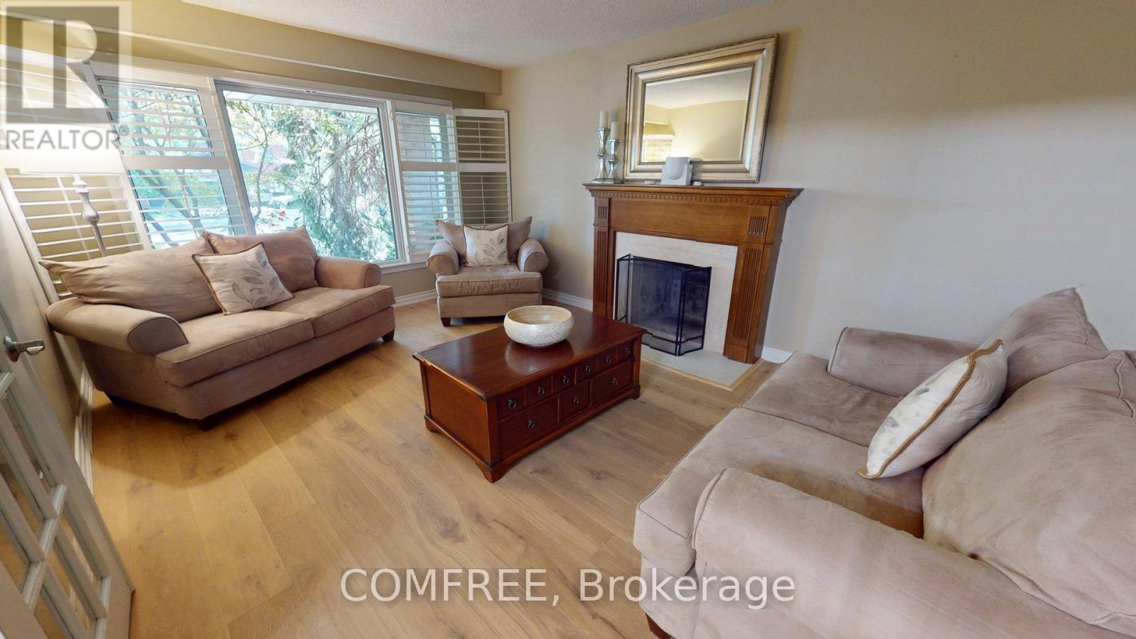 2043 Burbank Drive, Mississauga, Ontario  L5L 2T6 - Photo 6 - W13804304
