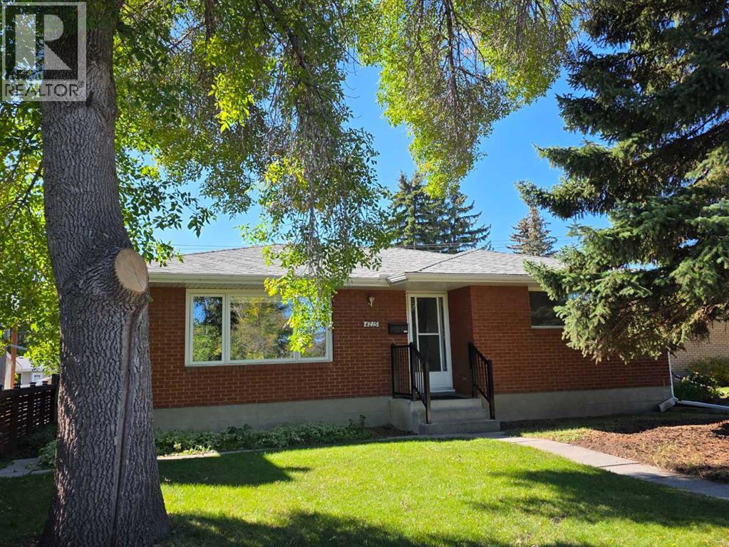 4215 Villa Crescent NW, Calgary, Alberta