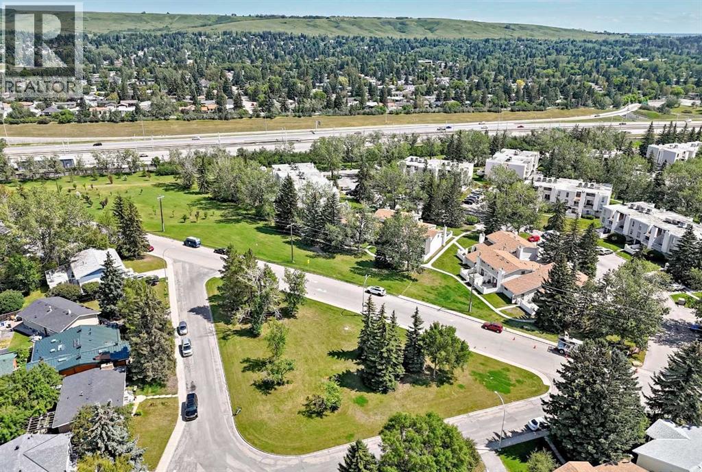 4215 Villa Crescent NW, Calgary, Alberta  T2L 2K2 - Photo 3 - A2344508