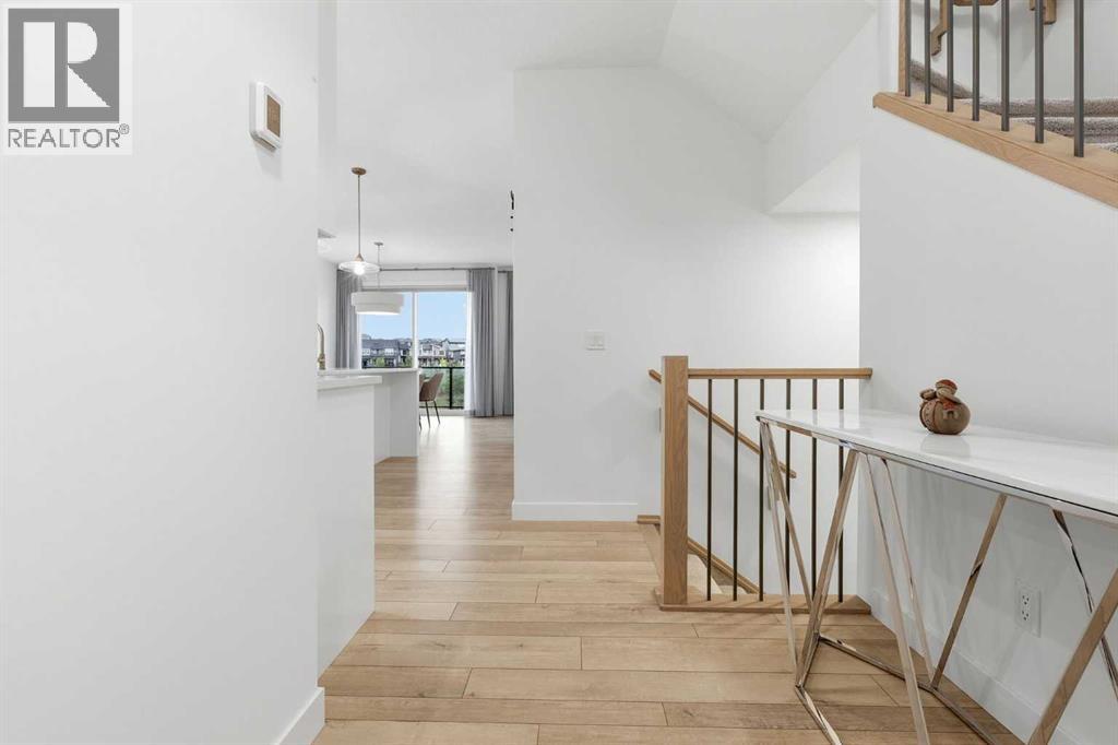110 Rowley Way NW, Calgary, Alberta  T3L 0G4 - Photo 4 - A2346017