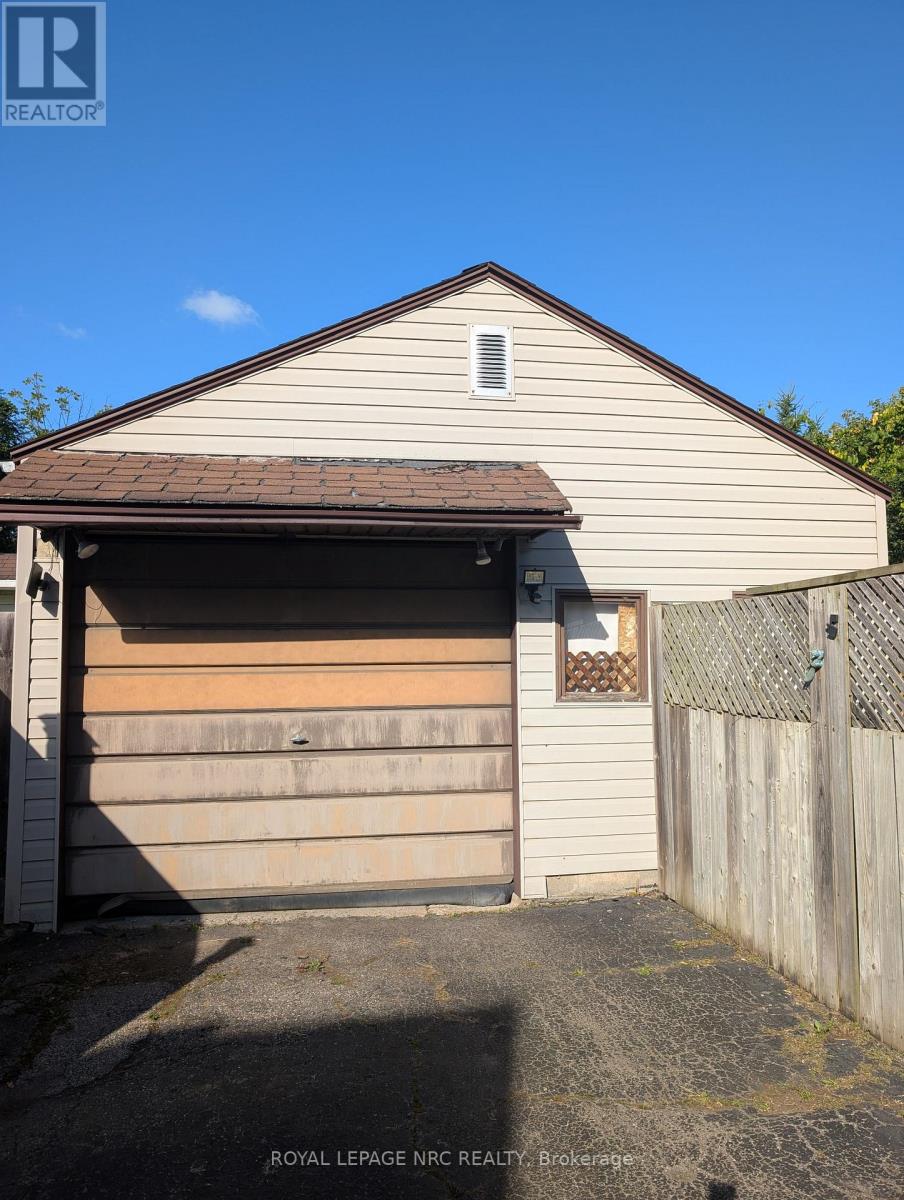 4353 Fifth Avenue, Niagara Falls, Ontario  L2E 4R1 - Photo 2 - X13804182