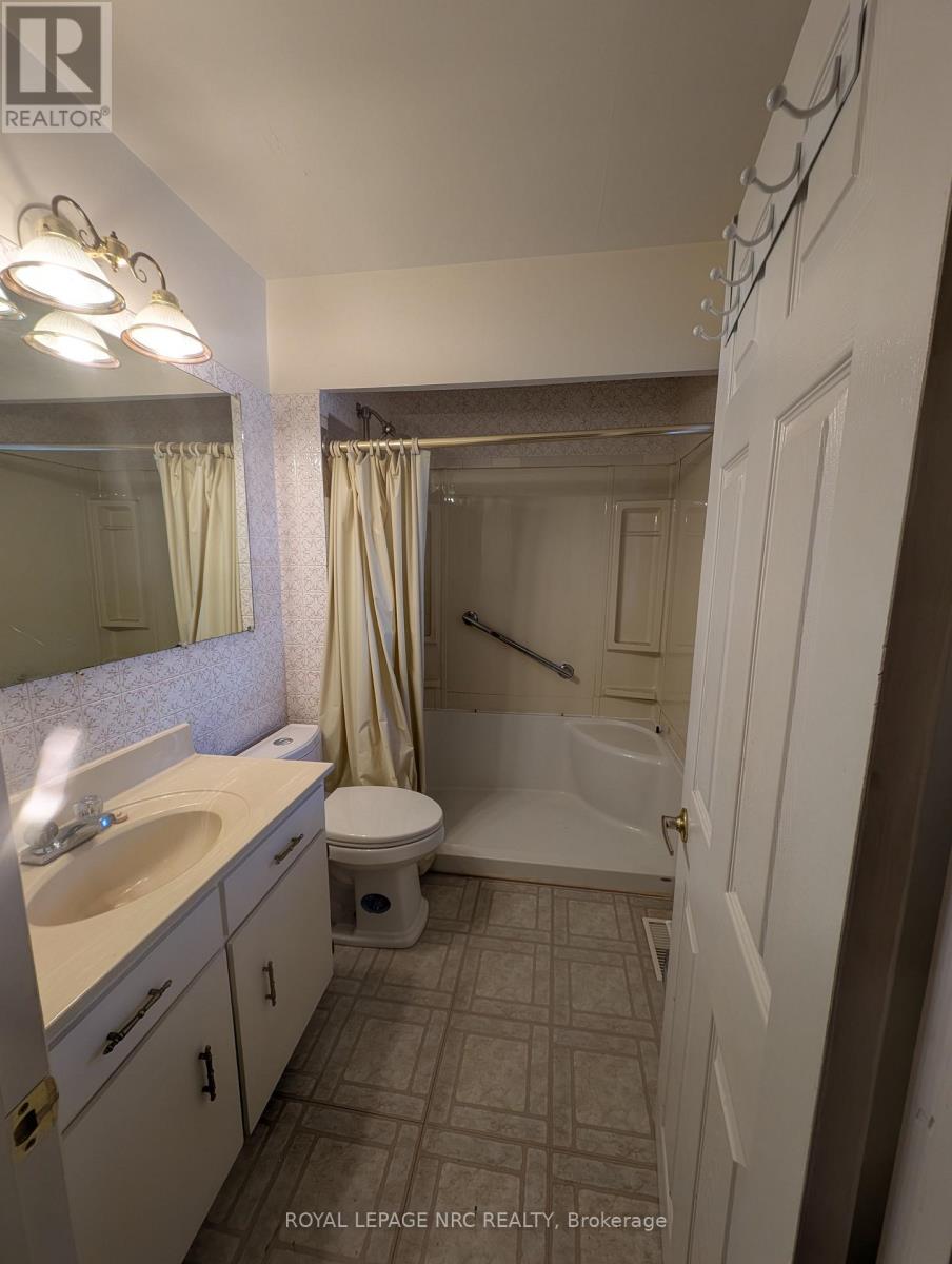 4353 Fifth Avenue, Niagara Falls, Ontario  L2E 4R1 - Photo 6 - X13804182