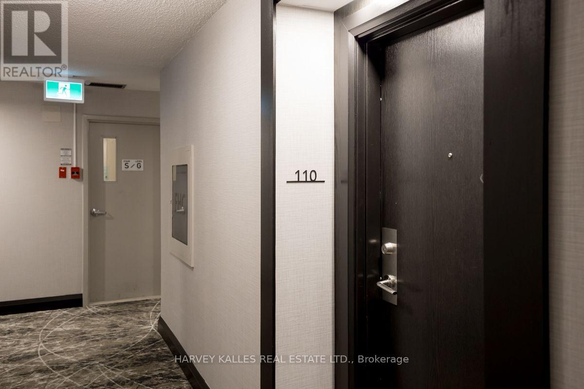 110 - 3000 Bathurst Street, Toronto, Ontario  M6B 3B4 - Photo 4 - C13804152