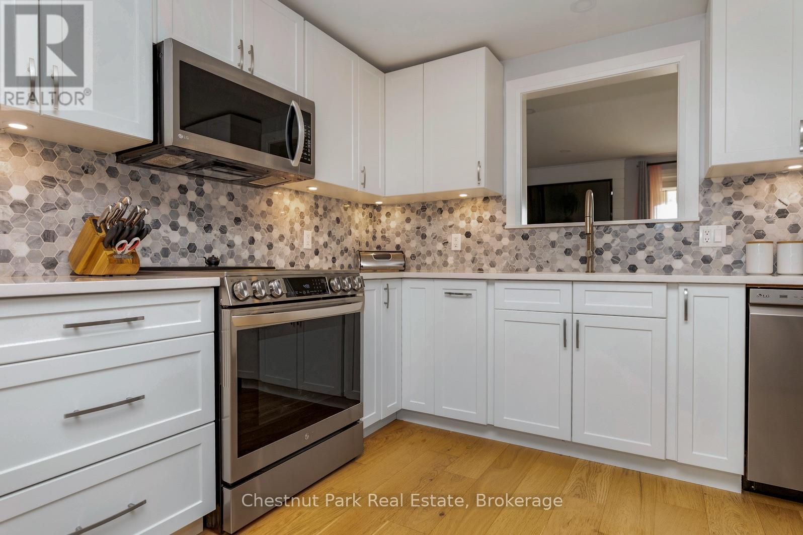 91 High Street, Collingwood, Ontario  L9Y 4V4 - Photo 5 - S13804196