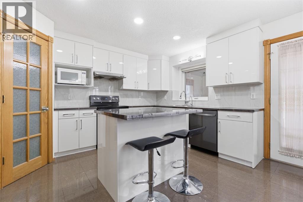 83 Coral Springs Close Ne, Calgary, Alberta  T3J 3T7 - Photo 6 - A2346595
