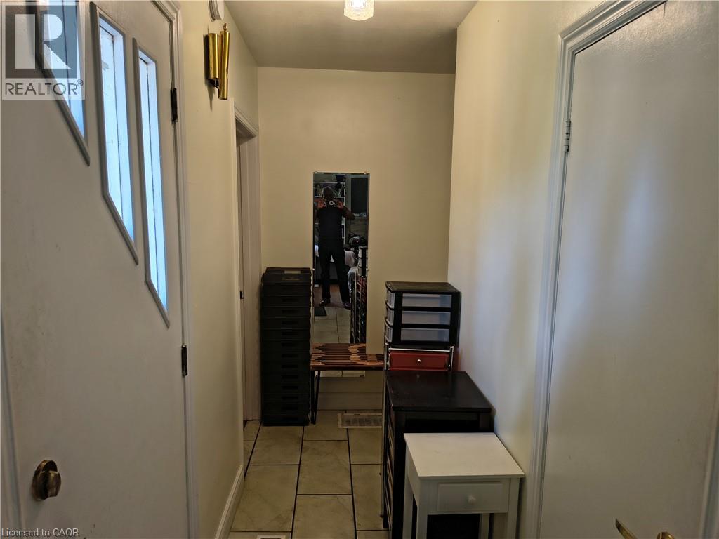 2428 Eileen Drive, Burlington, Ontario  L7R 1M8 - Photo 7 - 40864220
