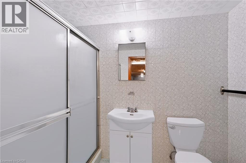 15 Clearwater Drive, Hamilton, Ontario  L9C 2K1 - Photo 27 - 40863892