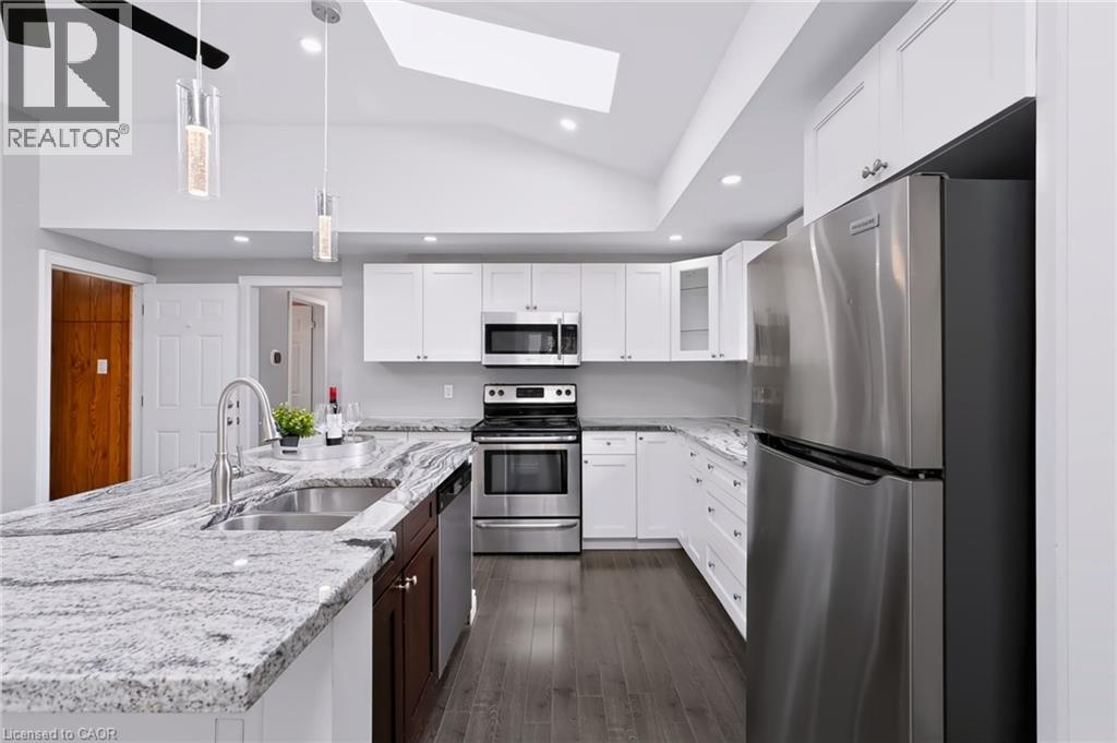 15 Clearwater Drive, Hamilton, Ontario  L9C 2K1 - Photo 9 - 40863892