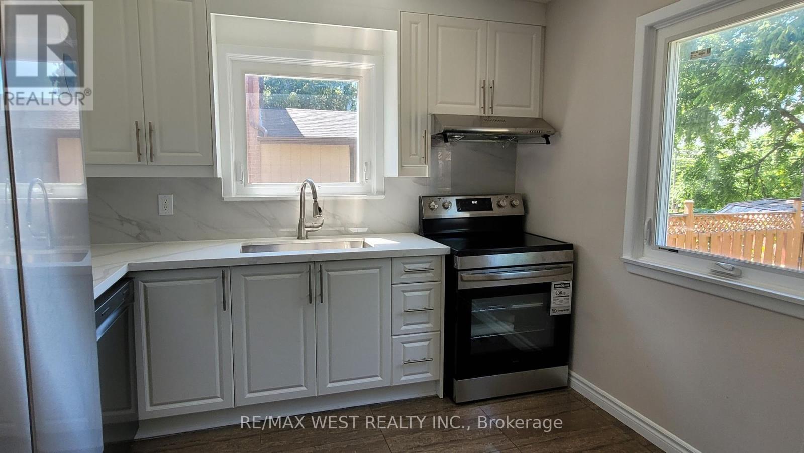 Upper - 65 Clapperton Avenue, Toronto, Ontario  M1L 4K7 - Photo 2 - E13804272