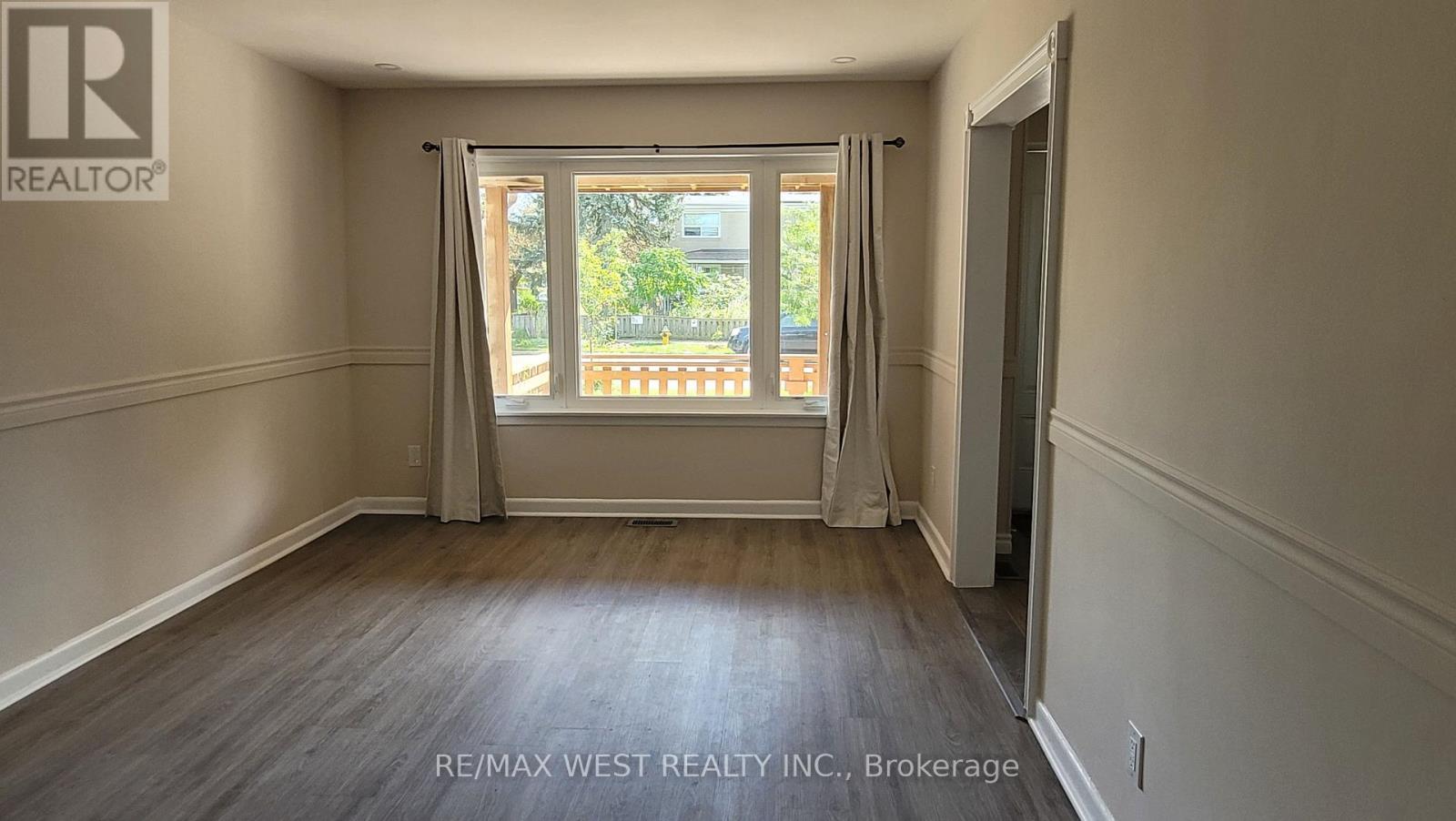 Upper - 65 Clapperton Avenue, Toronto, Ontario  M1L 4K7 - Photo 5 - E13804272