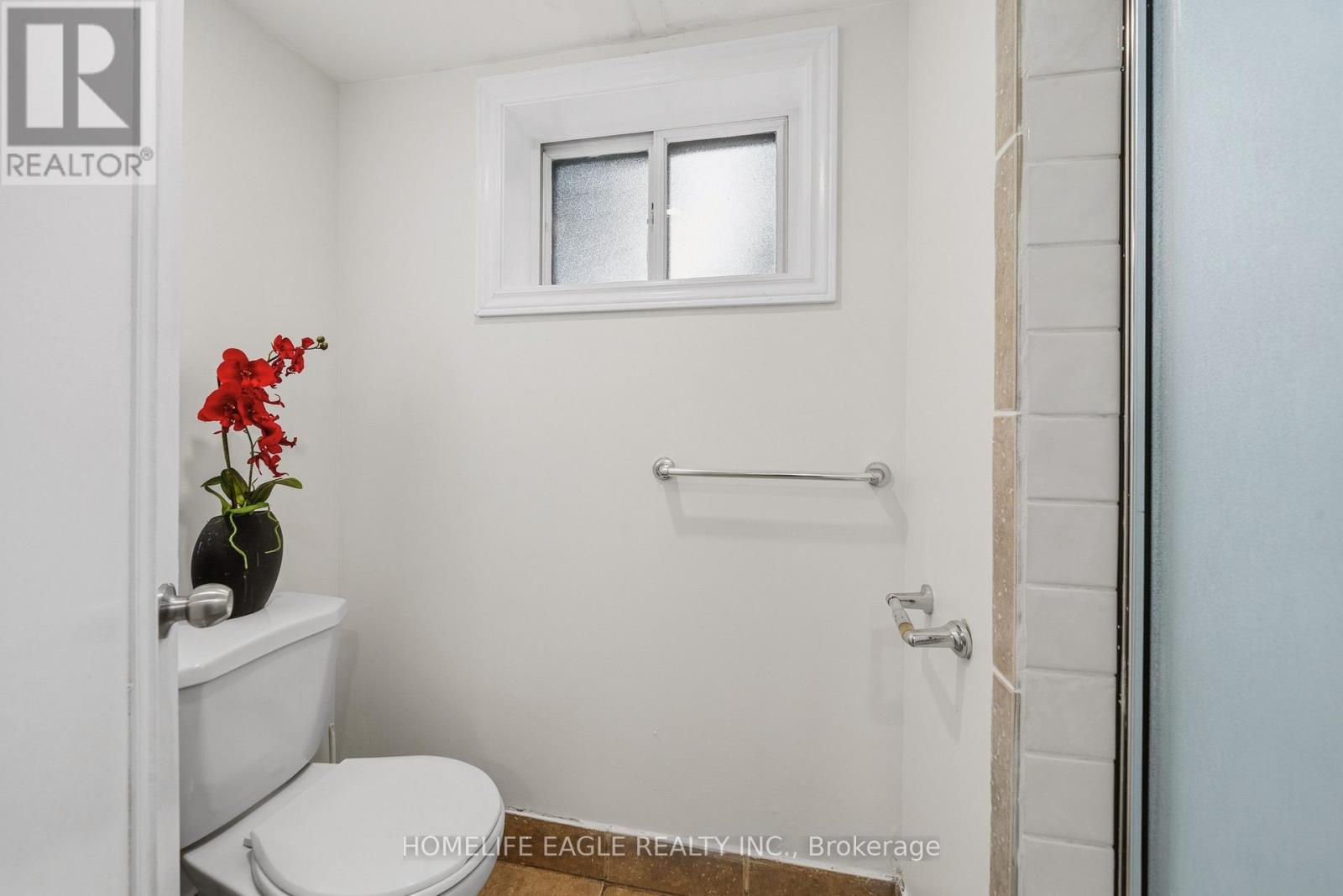 82 Scarborough Heights Boulevard, Toronto, Ontario  M1M 2V4 - Photo 20 - E13804310
