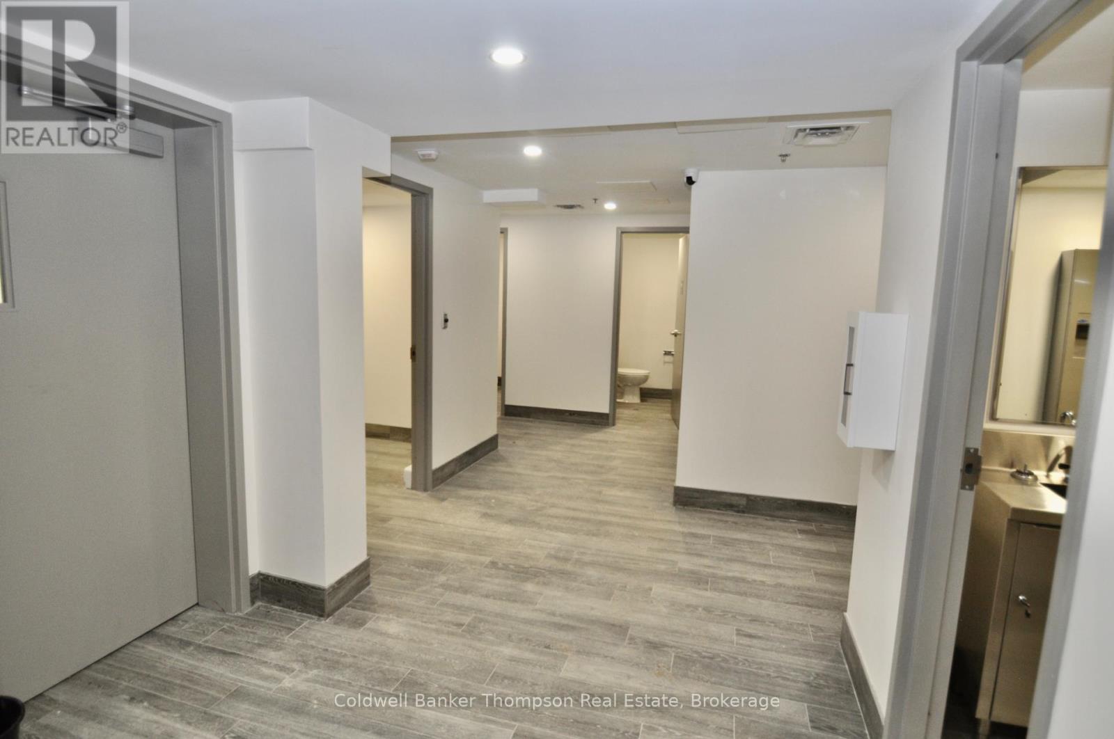 Unit 2-2 - 19 Main Street E, Huntsville, Ontario P1H 2C6 - Photo 19 - X13804062