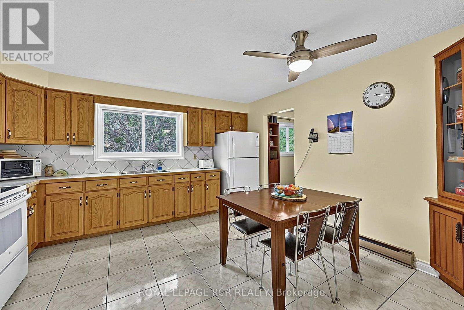 1049 Elgin Street, Newmarket, Ontario  L3Y 3C3 - Photo 10 - N12979138