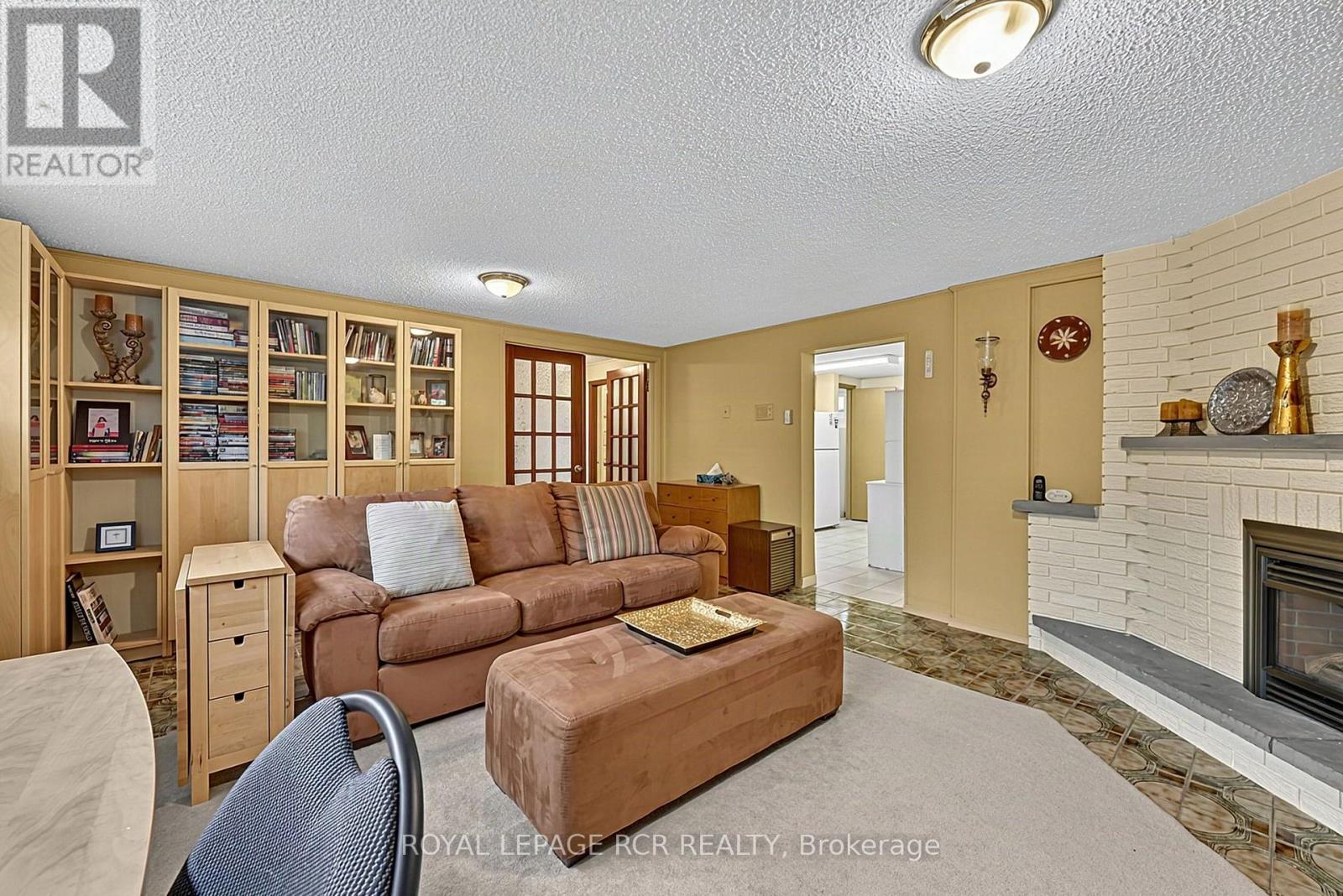 1049 Elgin Street, Newmarket, Ontario  L3Y 3C3 - Photo 18 - N12979138