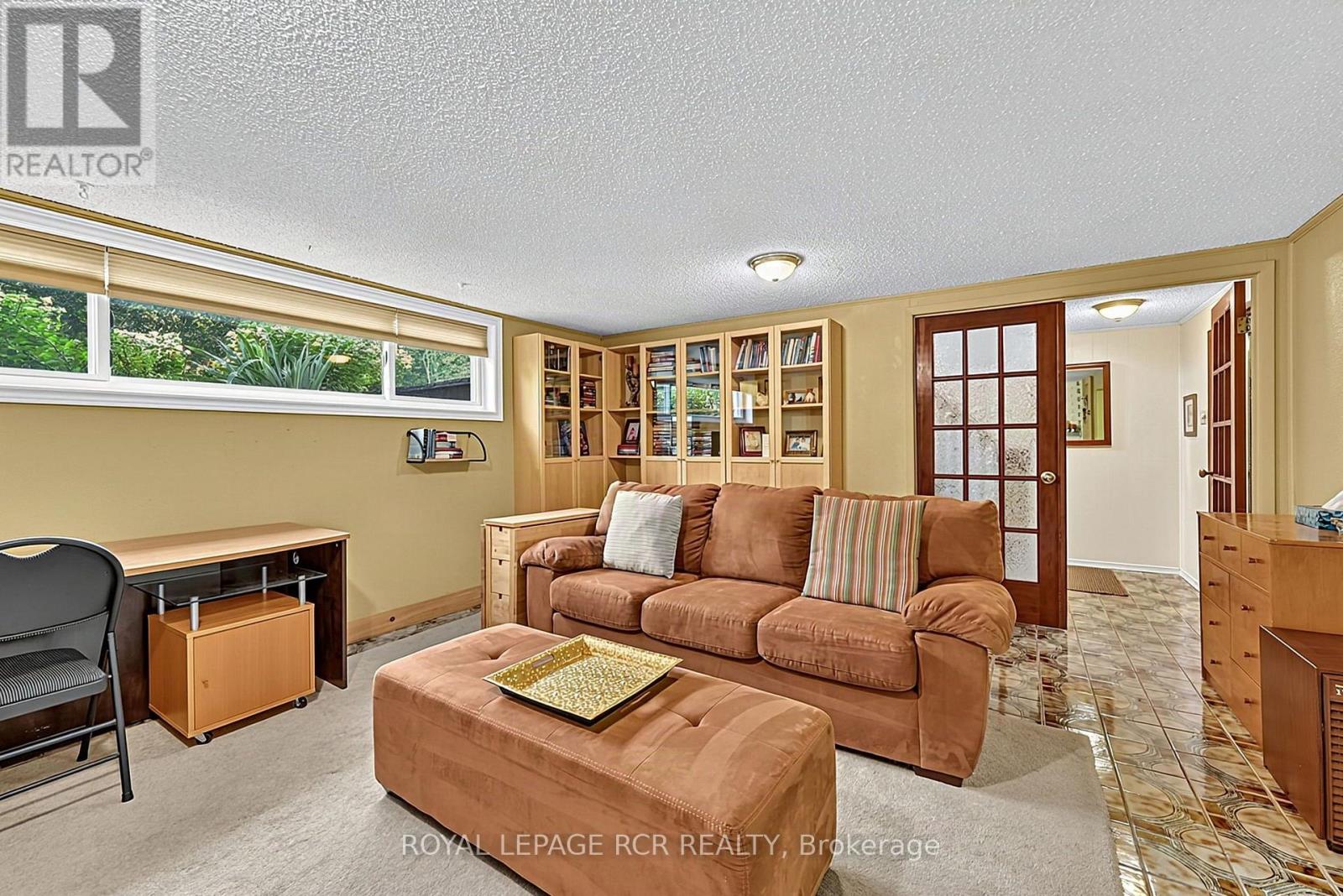 1049 Elgin Street, Newmarket, Ontario  L3Y 3C3 - Photo 19 - N12979138