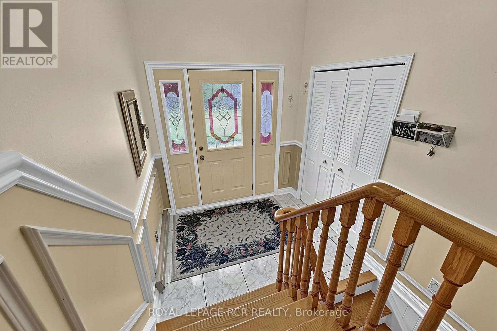 1049 Elgin Street, Newmarket, Ontario  L3Y 3C3 - Photo 2 - N12979138