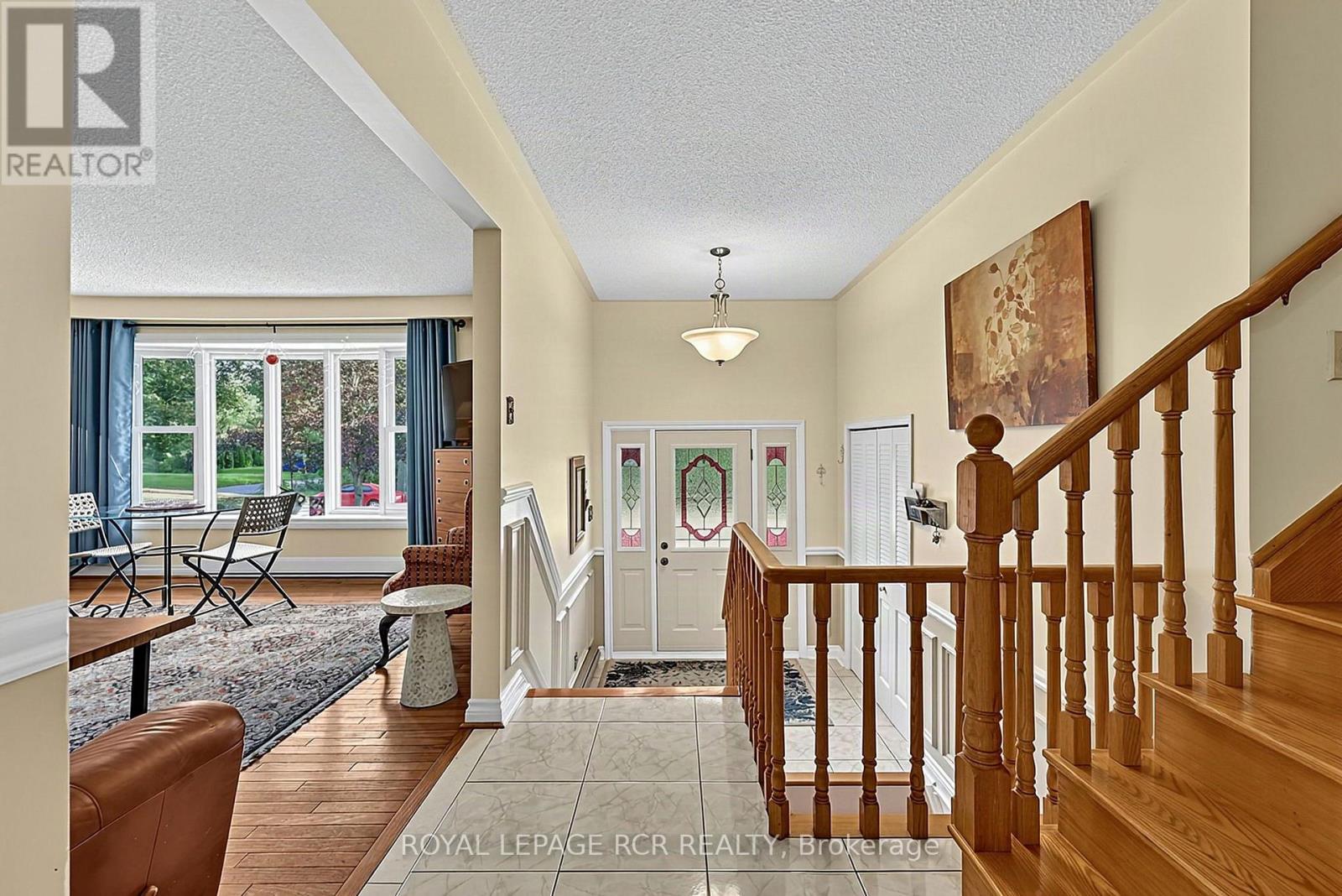 1049 Elgin Street, Newmarket, Ontario  L3Y 3C3 - Photo 4 - N12979138
