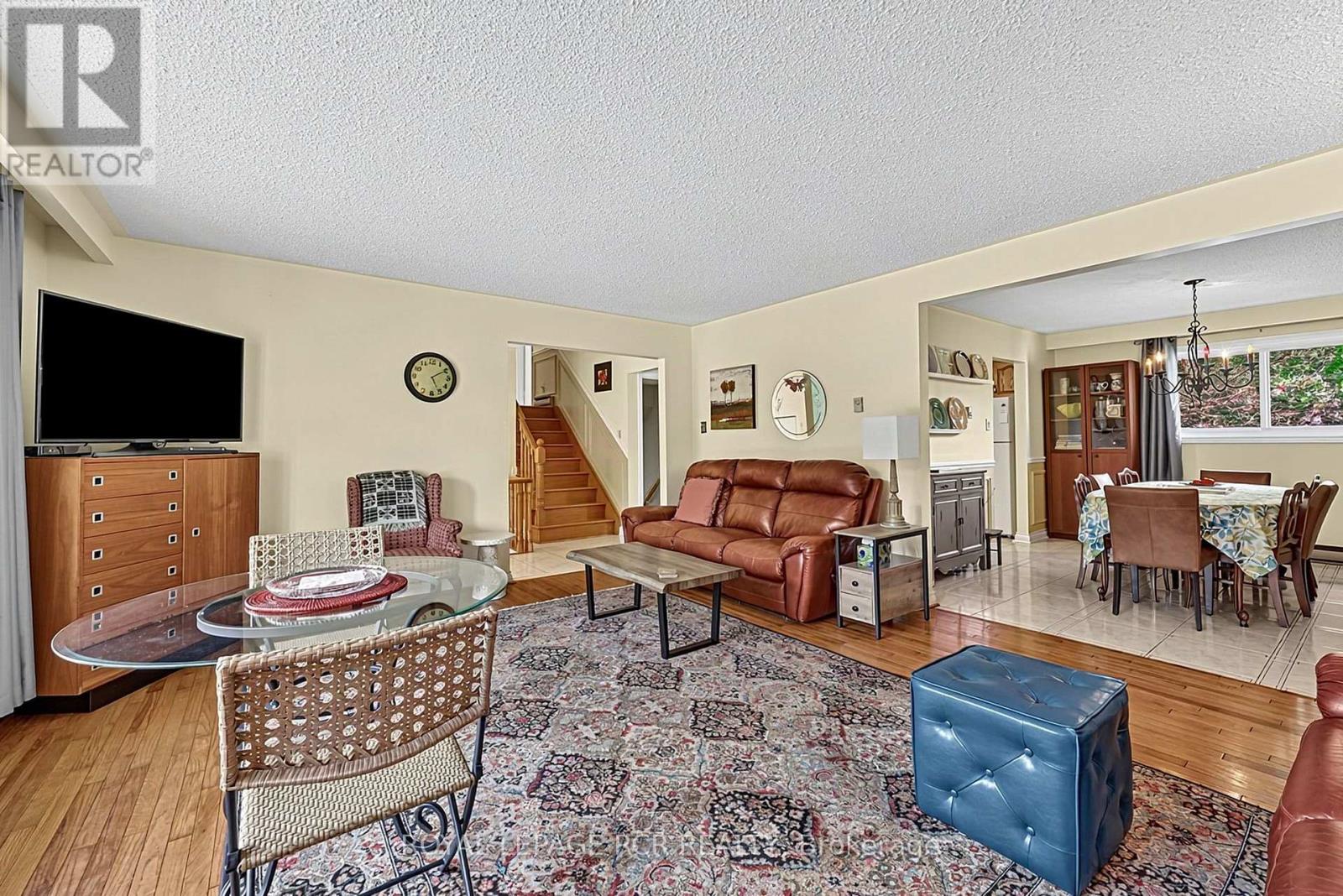 1049 Elgin Street, Newmarket, Ontario  L3Y 3C3 - Photo 7 - N12979138