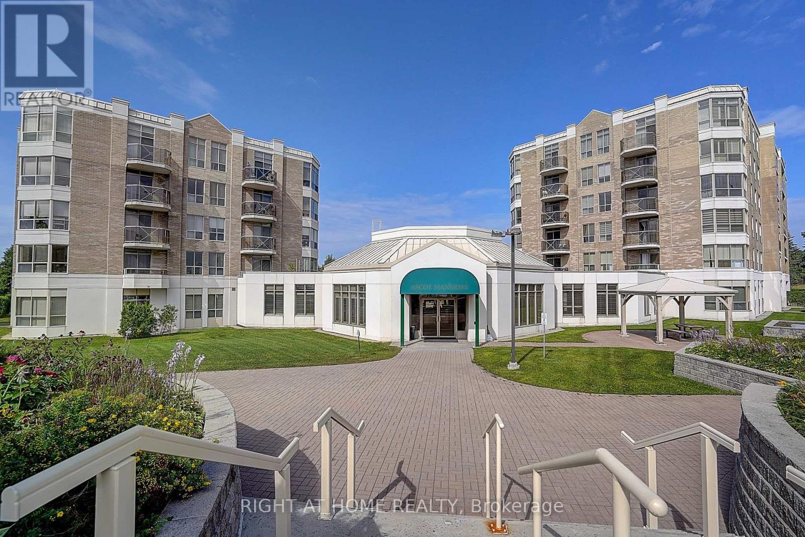 502 - 2200 John Street, Markham (German Mills), Ontario  L3T 7S7 - Photo 3 - N13804192