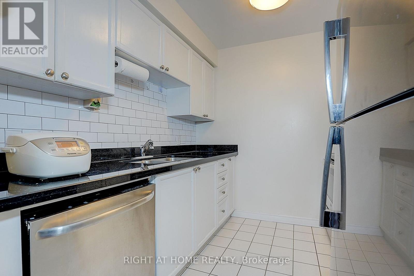 502 - 2200 John Street, Markham (German Mills), Ontario  L3T 7S7 - Photo 30 - N13804192