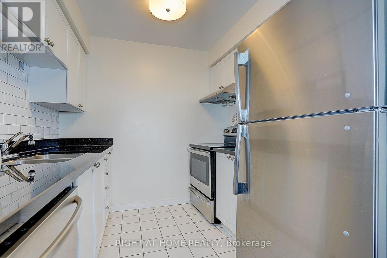 502 - 2200 John Street, Markham (German Mills), Ontario  L3T 7S7 - Photo 31 - N13804192