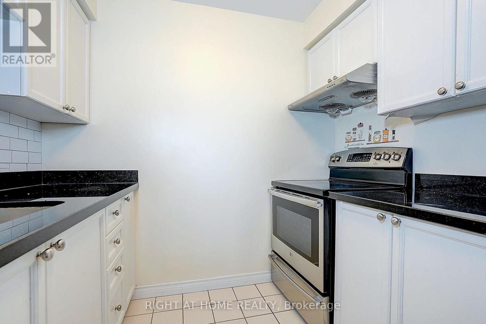 502 - 2200 John Street, Markham (German Mills), Ontario  L3T 7S7 - Photo 32 - N13804192