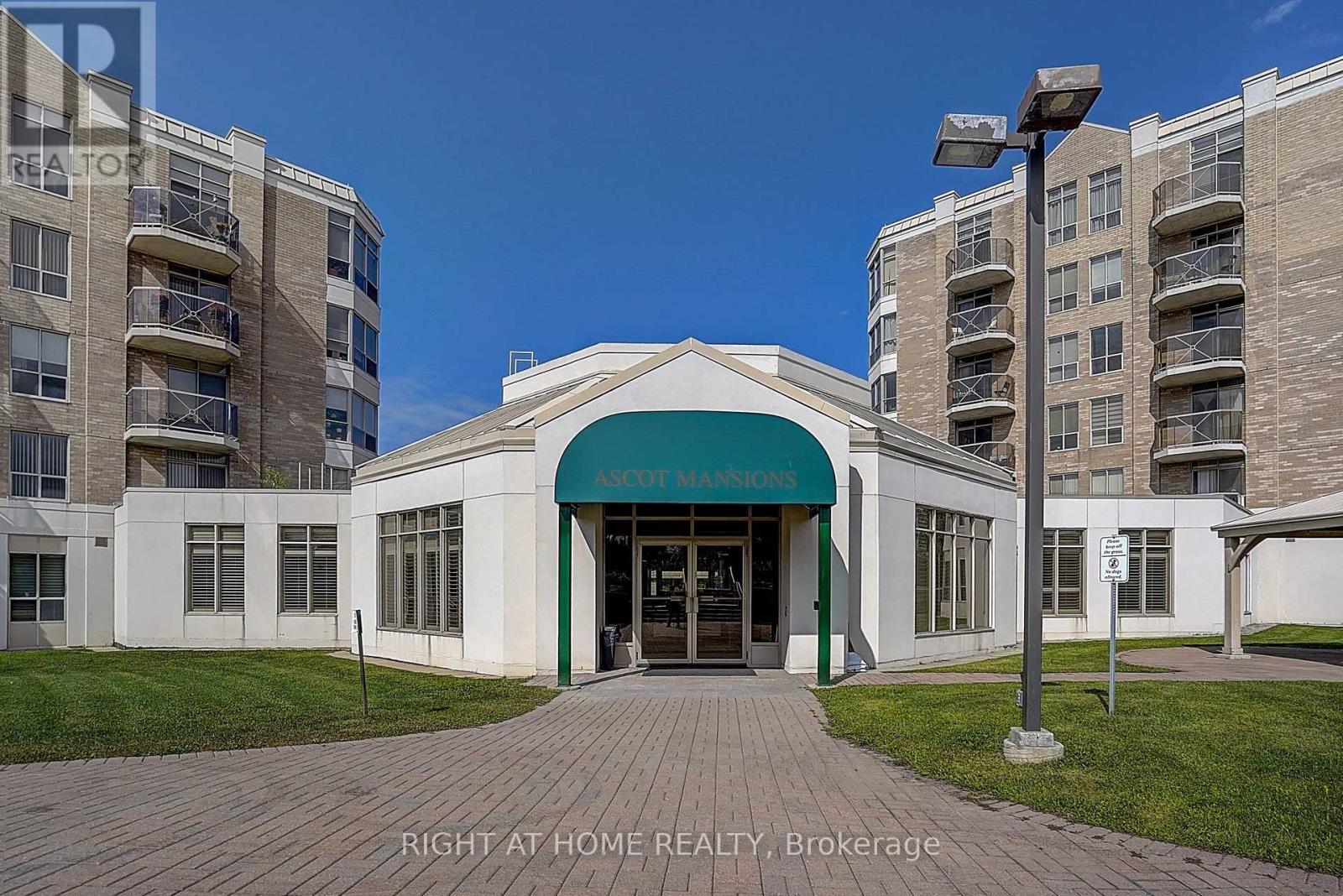 502 - 2200 John Street, Markham (German Mills), Ontario  L3T 7S7 - Photo 4 - N13804192