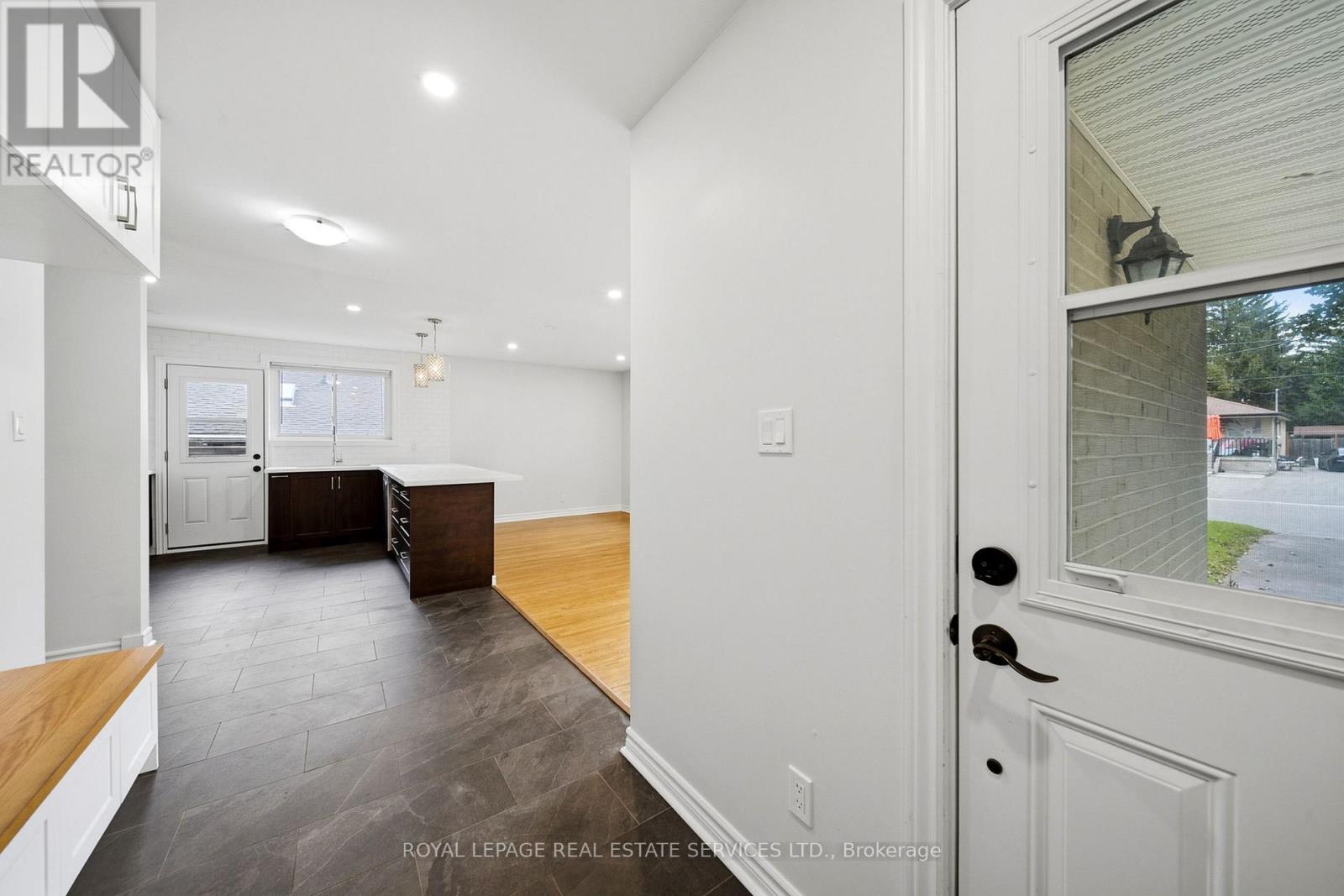 Main - 6 Corbett Crescent, Aurora, Ontario  L4G 2G1 - Photo 3 - N13804314