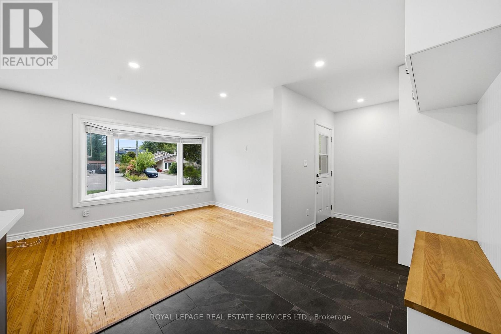 Main - 6 Corbett Crescent, Aurora, Ontario  L4G 2G1 - Photo 6 - N13804314