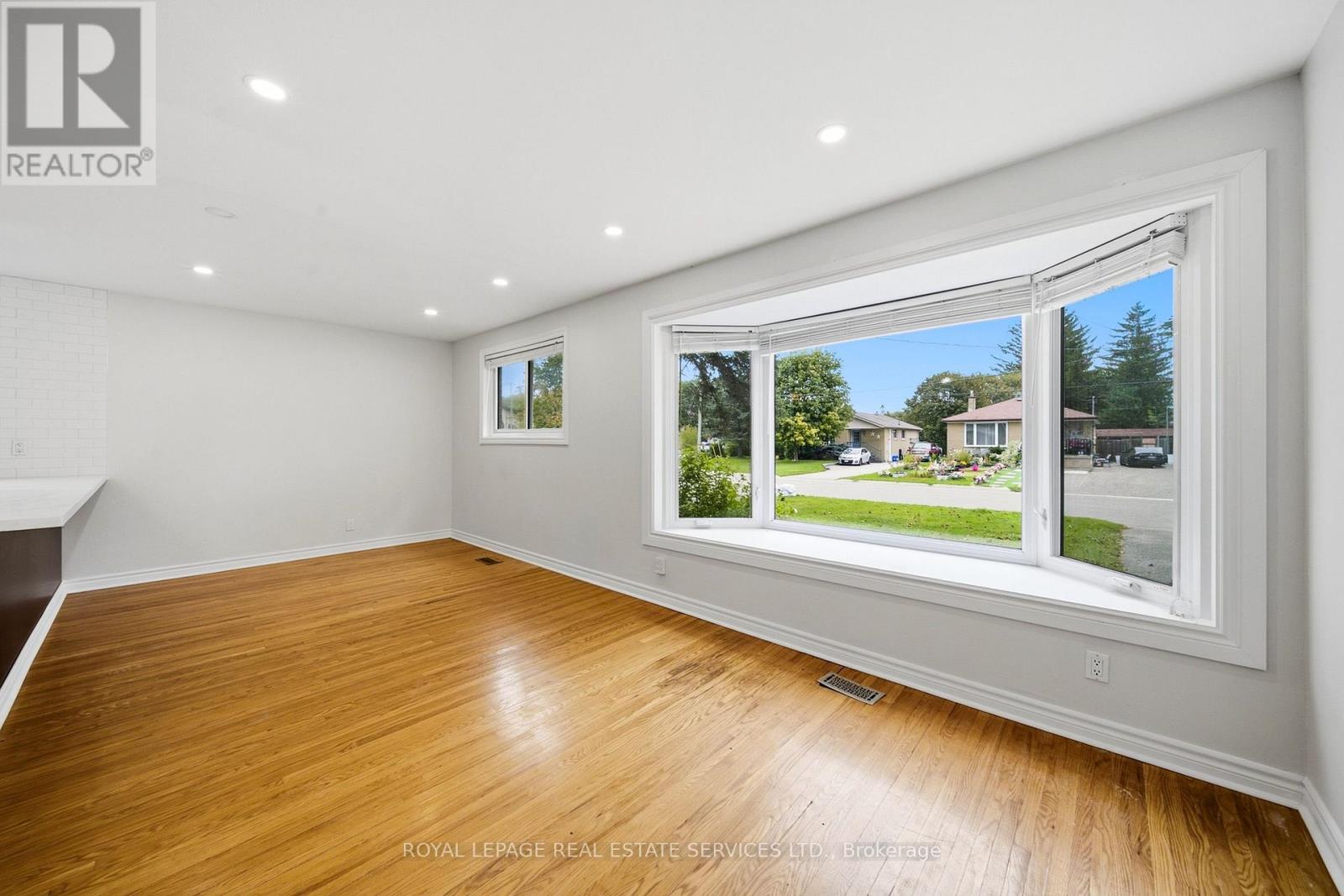 Main - 6 Corbett Crescent, Aurora, Ontario  L4G 2G1 - Photo 9 - N13804314