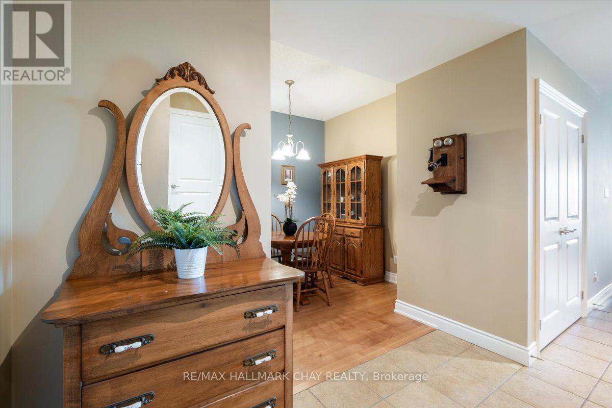 602 - 33 Ellen Street, Barrie (Lakeshore), Ontario  L4N 6E9 - Photo 6 - S13804230