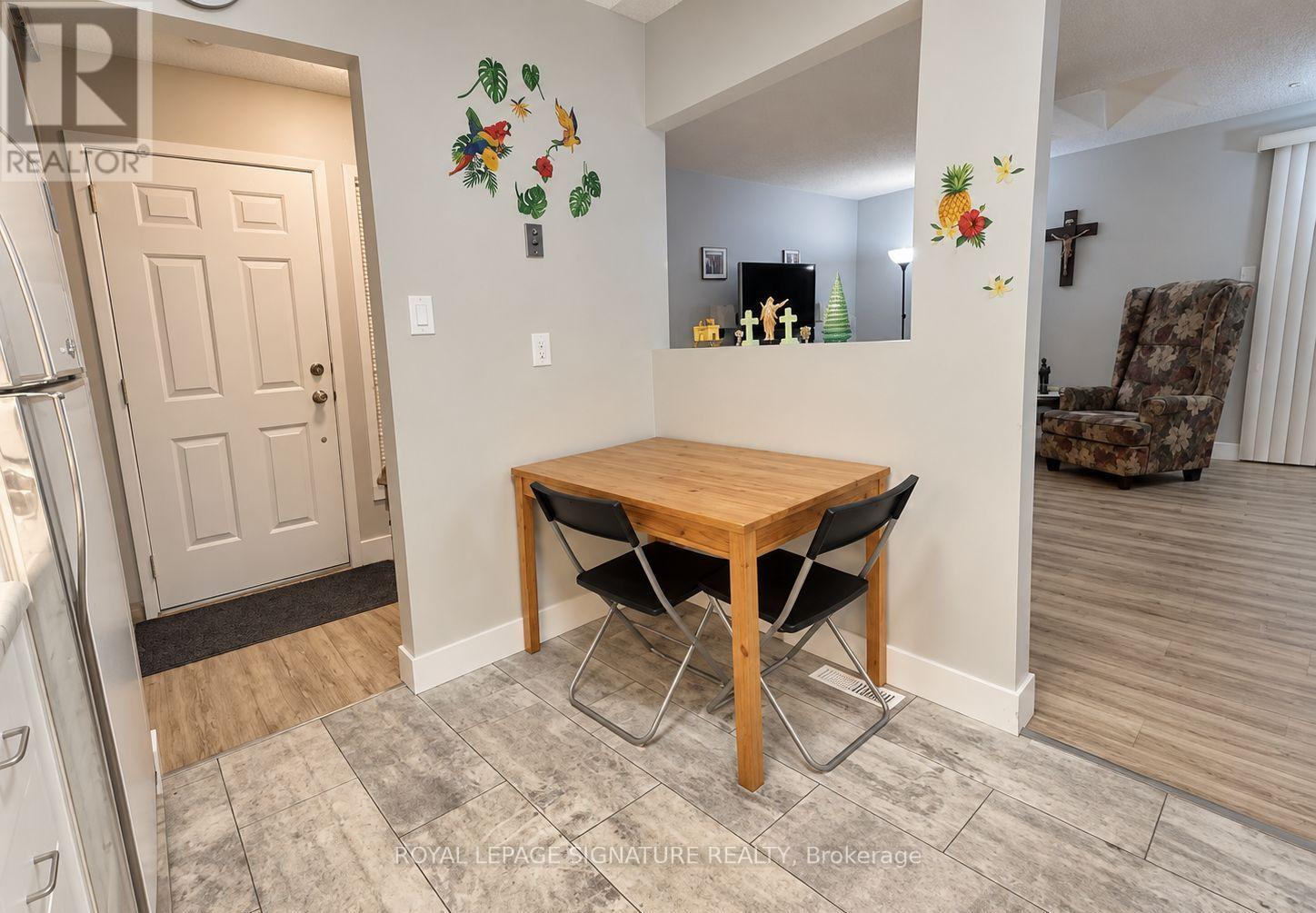 6322 Martel Court, Mississauga, Ontario  L5N 3H6 - Photo 10 - W13804098