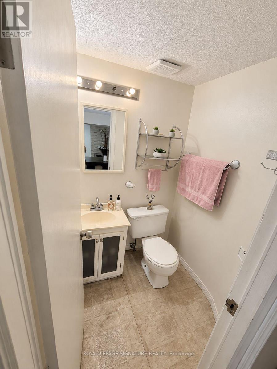 6322 Martel Court, Mississauga, Ontario  L5N 3H6 - Photo 18 - W13804098