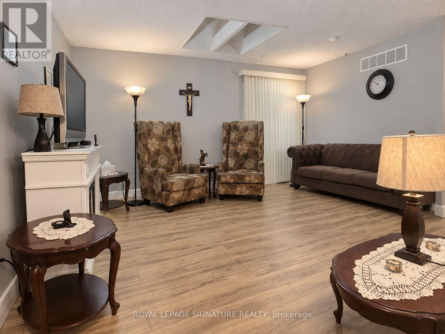 6322 Martel Court, Mississauga, Ontario  L5N 3H6 - Photo 6 - W13804098