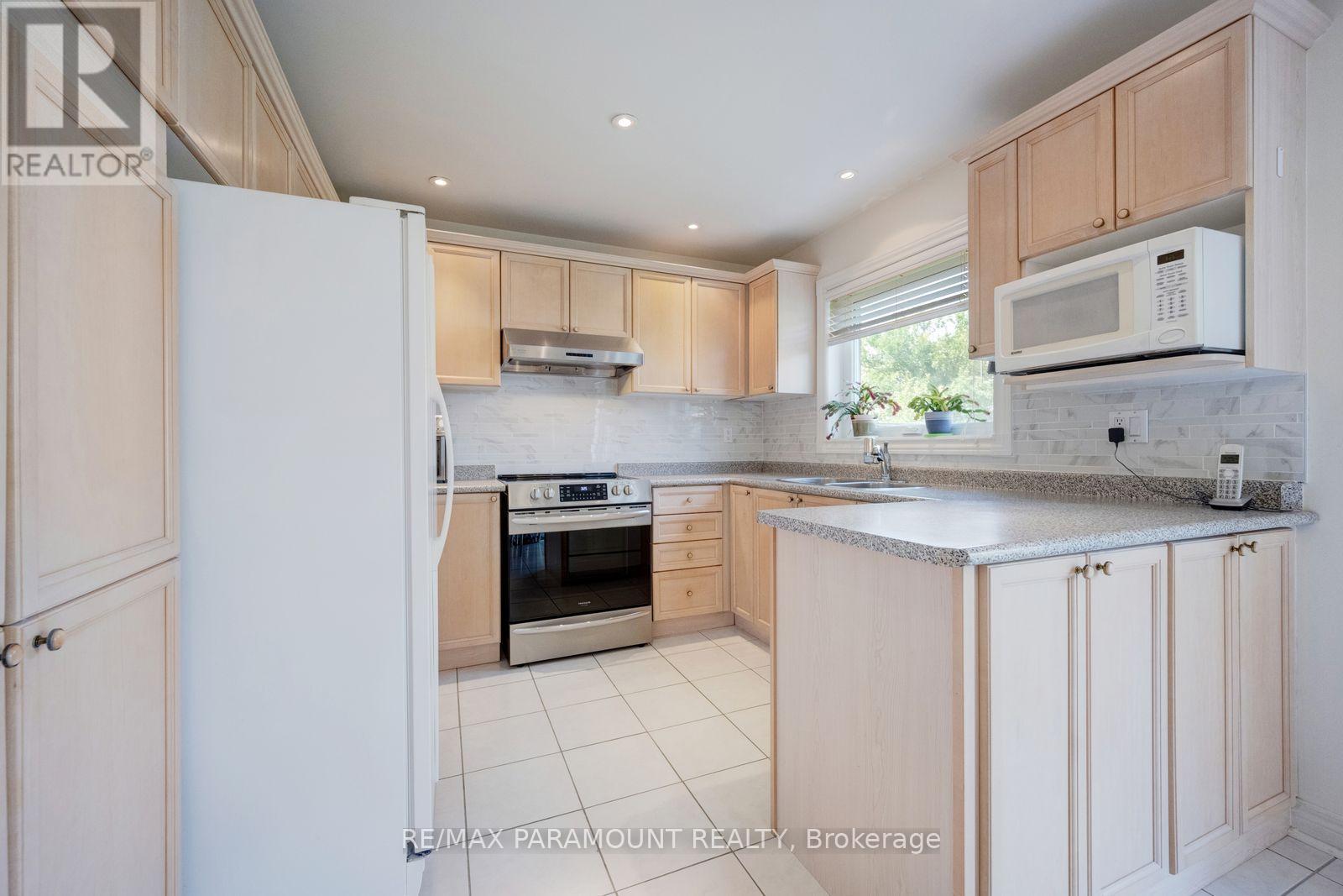 6407 Ormindale Way, Mississauga, Ontario  L5V 1J3 - Photo 18 - W13804130