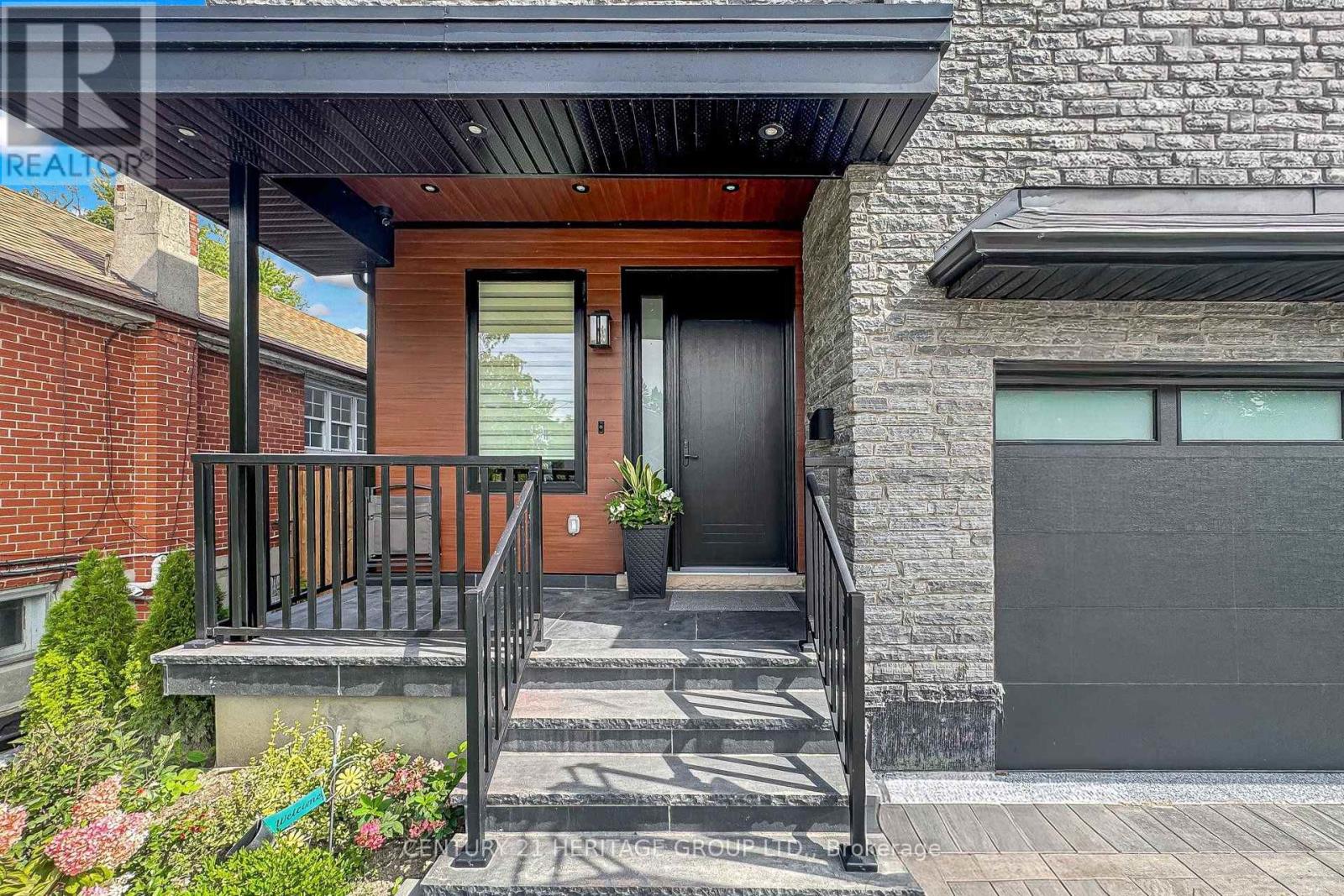 99 Twenty Seventh Street, Toronto, Ontario  M8W 2X6 - Photo 7 - W13804172