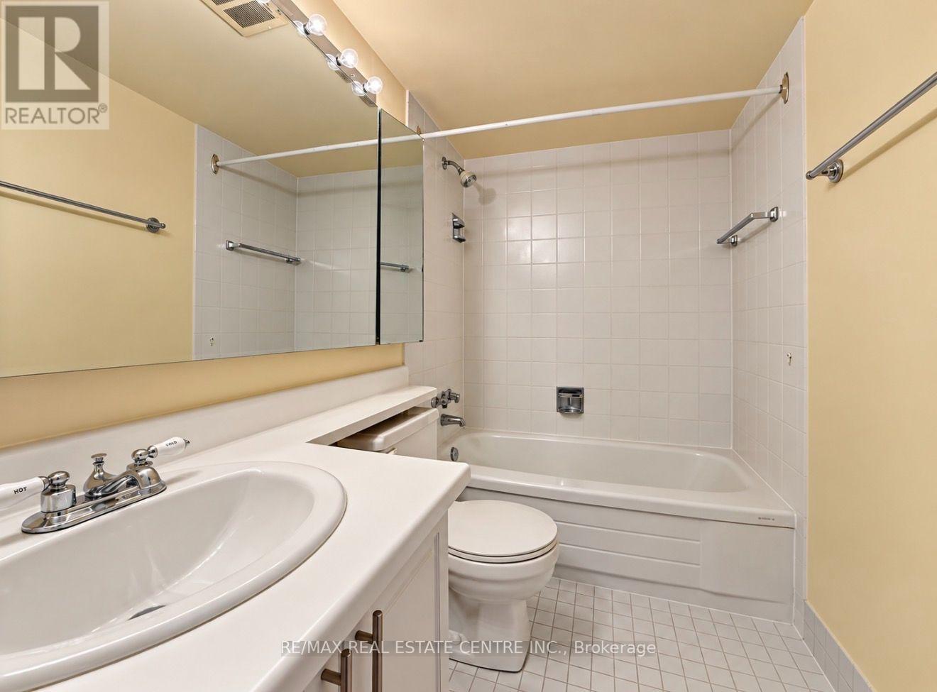 910 - 5 Lisa Street, Brampton, Ontario  L6T 4T4 - Photo 16 - W13804184