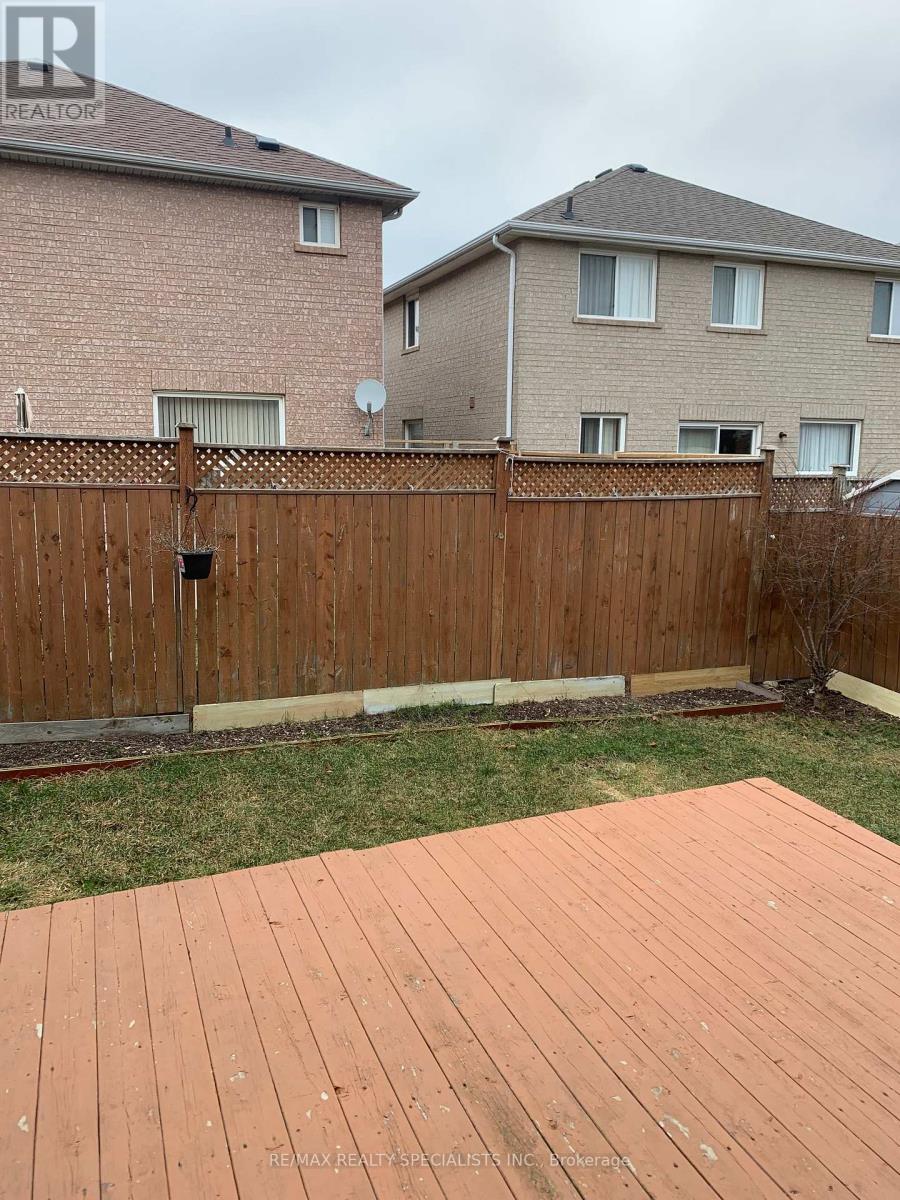 10 Ashmere Road, Brampton, Ontario  L7A 1R3 - Photo 17 - W13804208