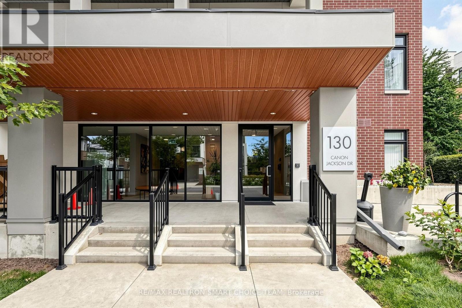 108 - 130 Canon Jackson Drive, Toronto, Ontario  M5M 0B7 - Photo 3 - W13804330