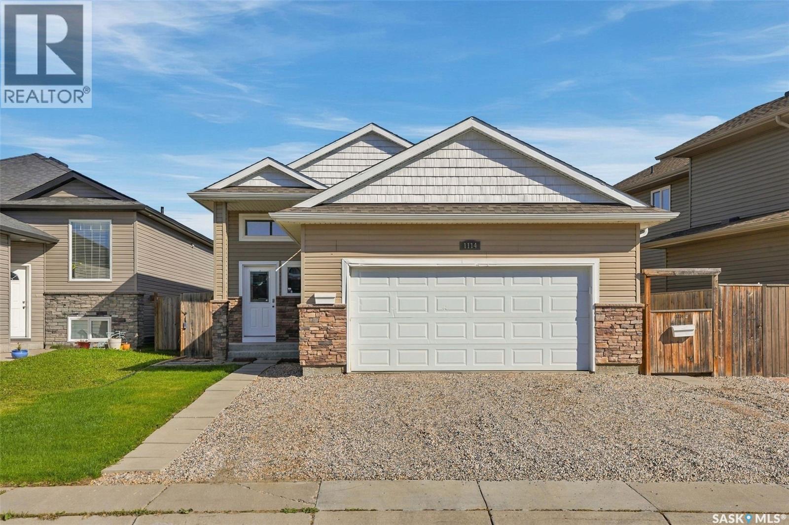 1114 Hargreaves Way, Saskatoon, Saskatchewan  S7R 0H2 - Photo 1 - SK048873