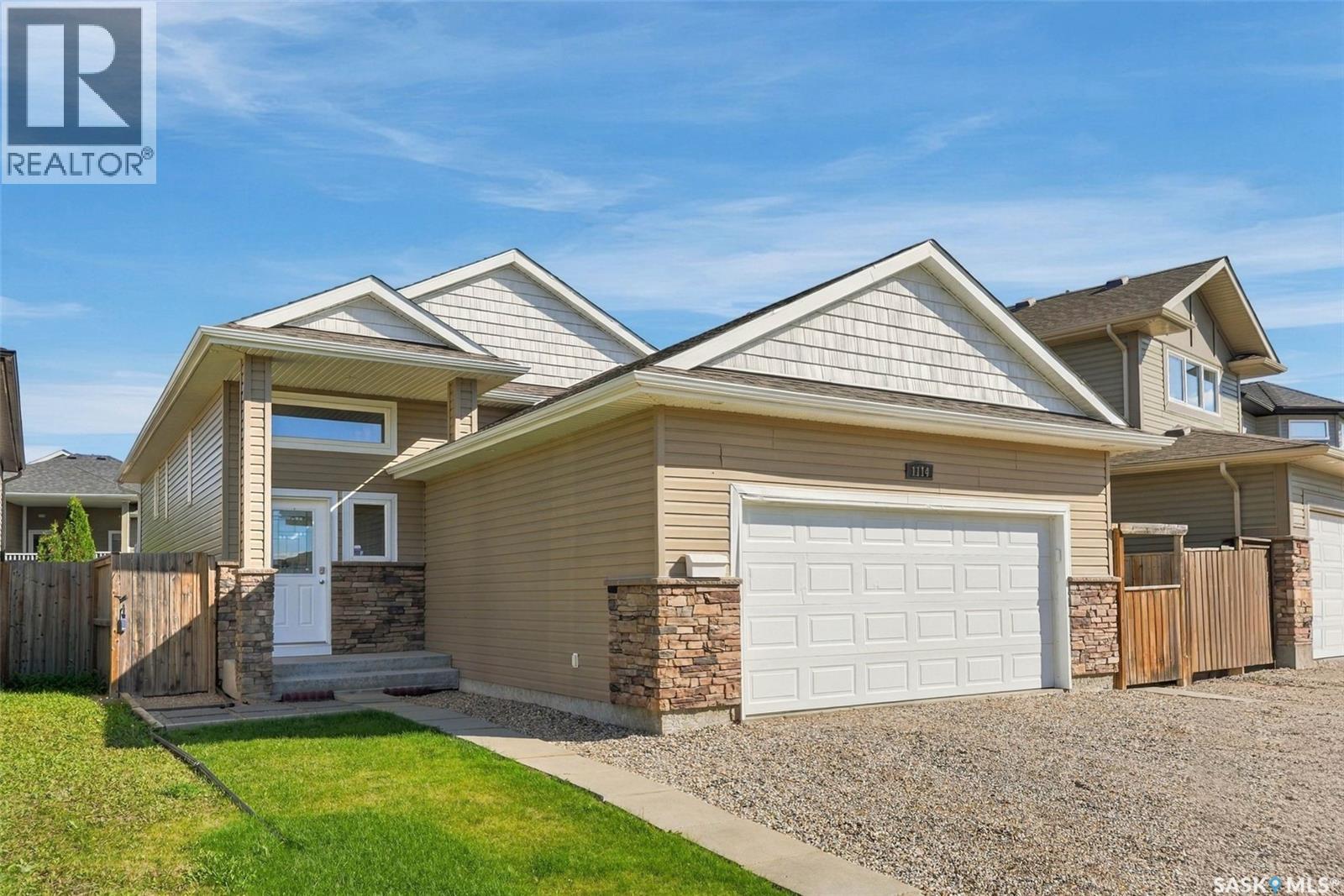 1114 Hargreaves Way, Saskatoon, Saskatchewan  S7R 0H2 - Photo 2 - SK048873