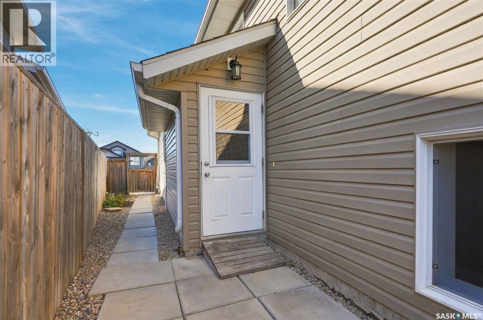 1114 Hargreaves Way, Saskatoon, Saskatchewan  S7R 0H2 - Photo 33 - SK048873