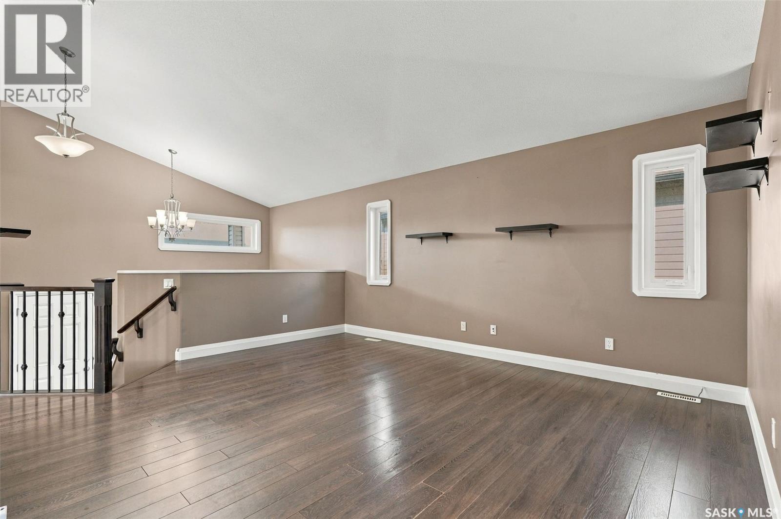 1114 Hargreaves Way, Saskatoon, Saskatchewan  S7R 0H2 - Photo 4 - SK048873